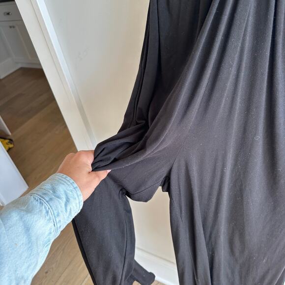 Evereve Cinch Front V-Neck Full Length Sleeveless Jumpsuit Black L - Picture 8 of 12